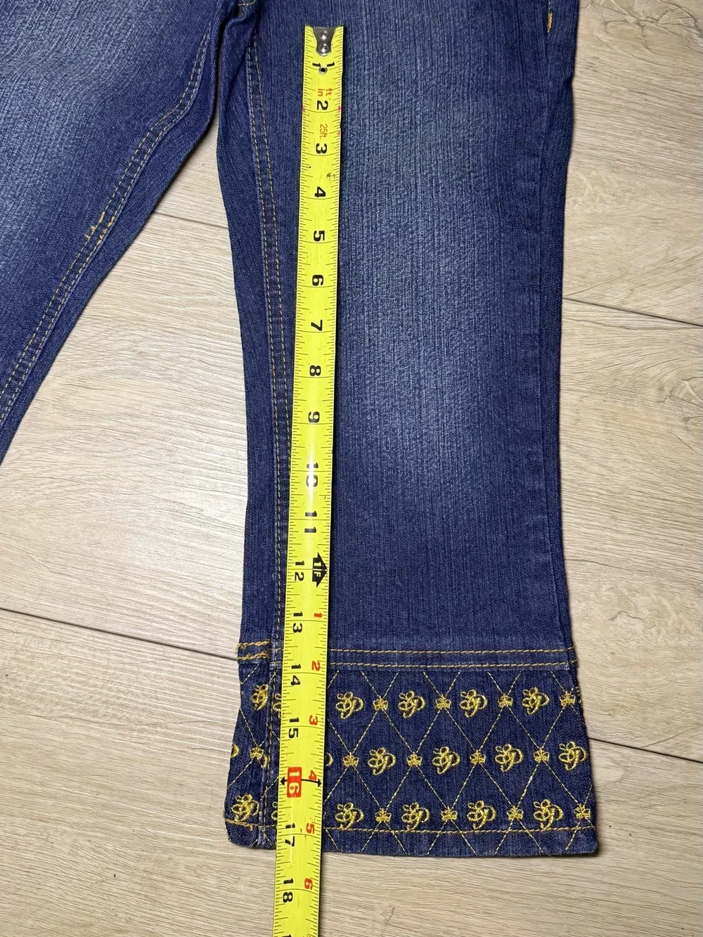 Y2K 2000s Girls Southpole Gold Embroidered ‘SP’ On Cuff Jeans